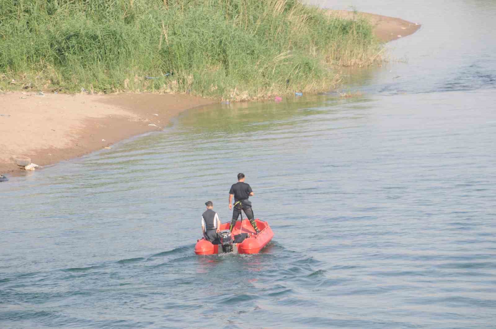 Dicle Nehrinde boğulma tehlikesi geçiren iki kişiyi vatandaşlar kurtardı
