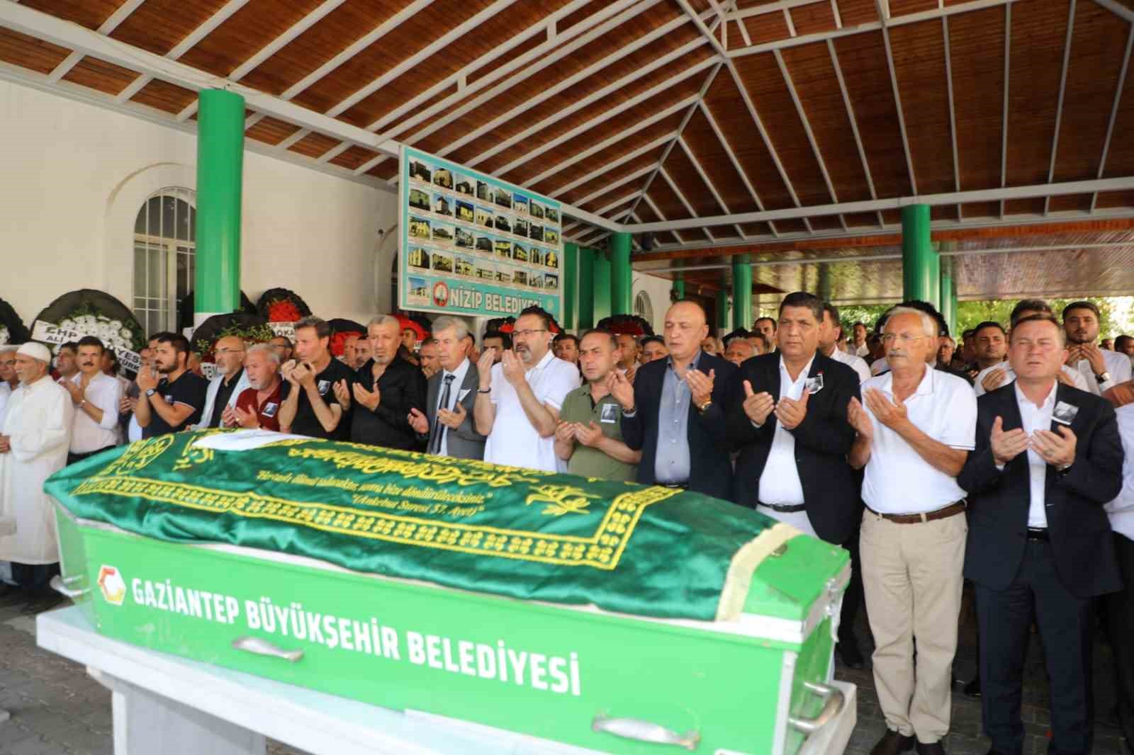 CHP Nizip İlçe Başkanı Bozfırat, son yolculuğuna uğurlandı