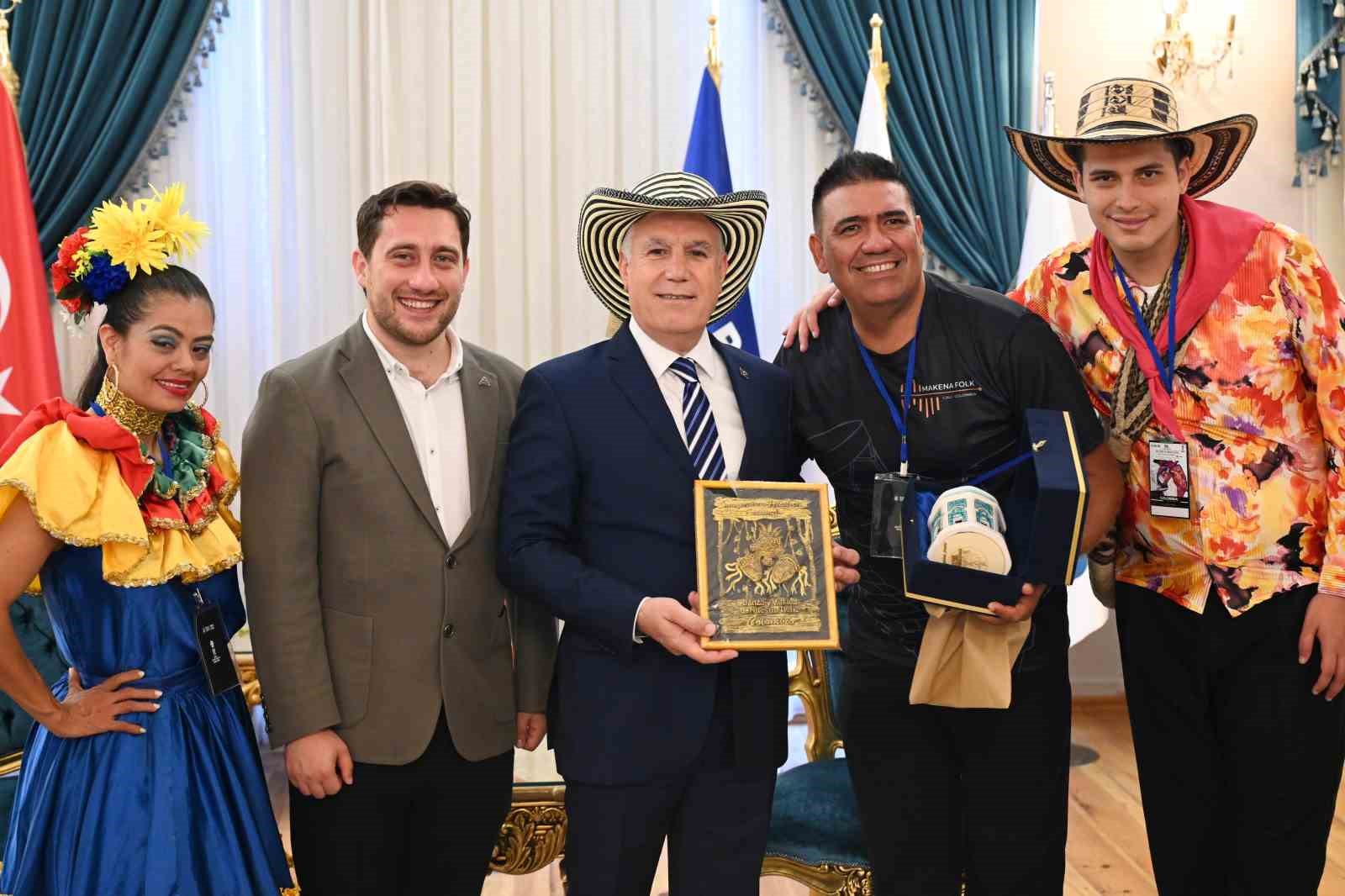 Altın Karagöz ekiplerinden Başkan Bozbey’e ziyaret