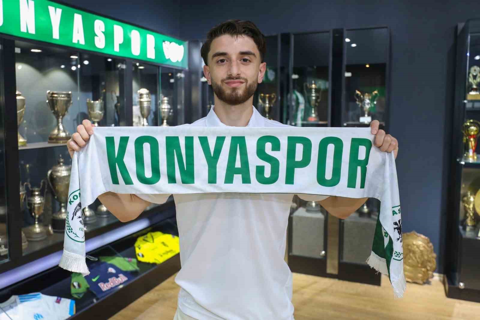 Konyaspor, Tunahan Taşçı ile sözleşme imzaladı
