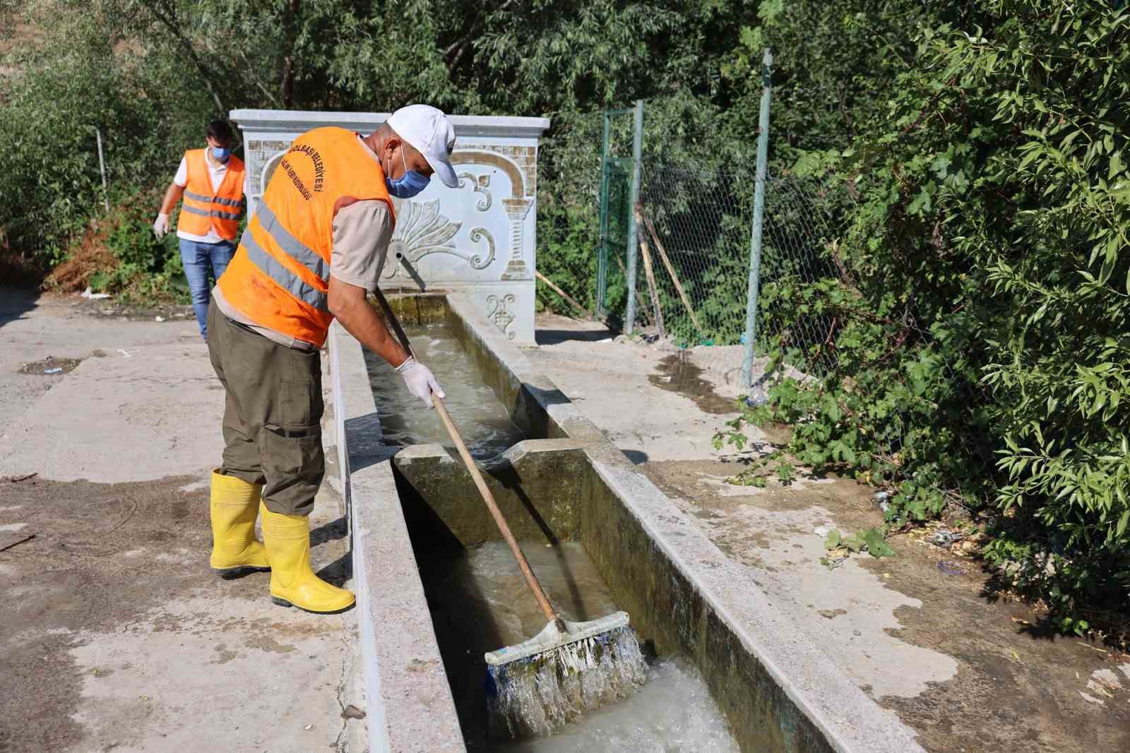 G&ouml;lbaşı&rsquo;nda sivrisinekle m&uuml;cadele s&uuml;r&uuml;yor
