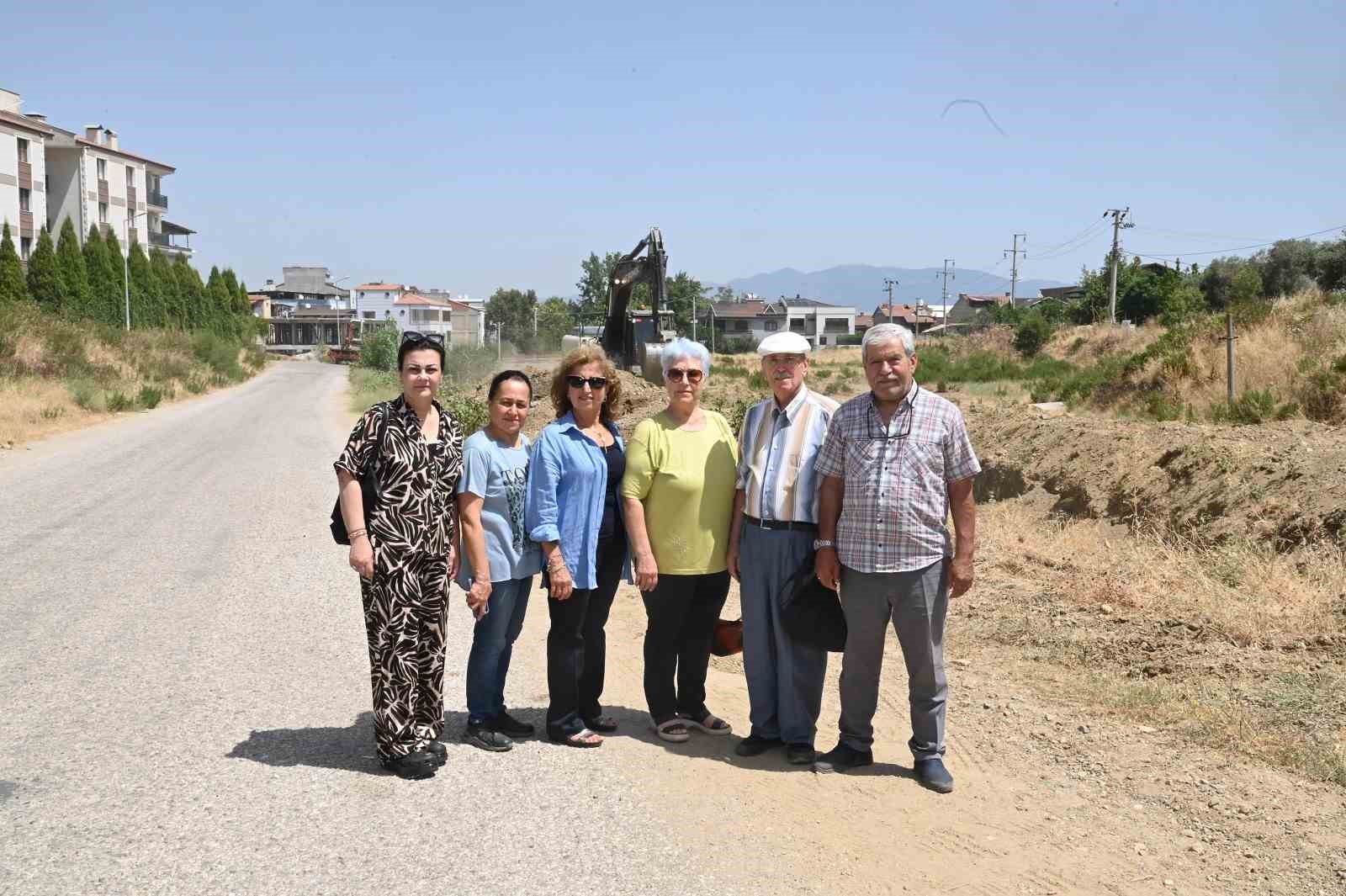 Ergenekon Mahallesinde dere yatağı temizleniyor
