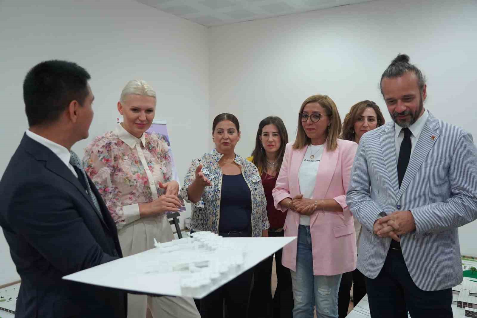 &Ccedil;evre Tasarımı B&ouml;l&uuml;m&uuml; son sınıf &ouml;ğrencilerini h&uuml;nerlerini sergiledi
