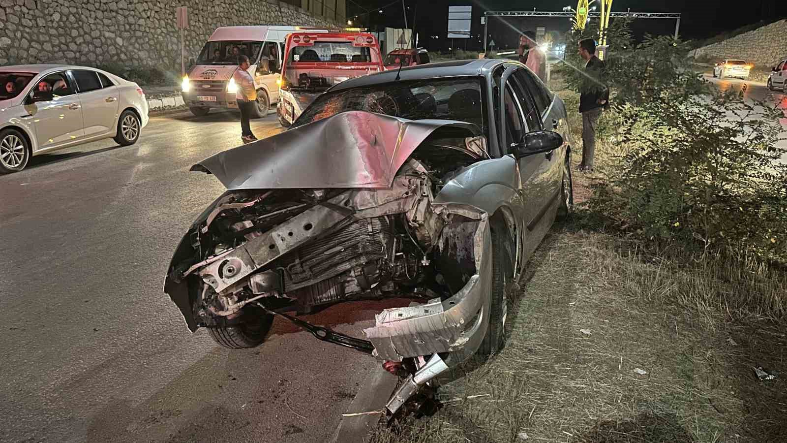 Y&uuml;ksekova&rsquo;da trafik kazası: 4 yaralı 