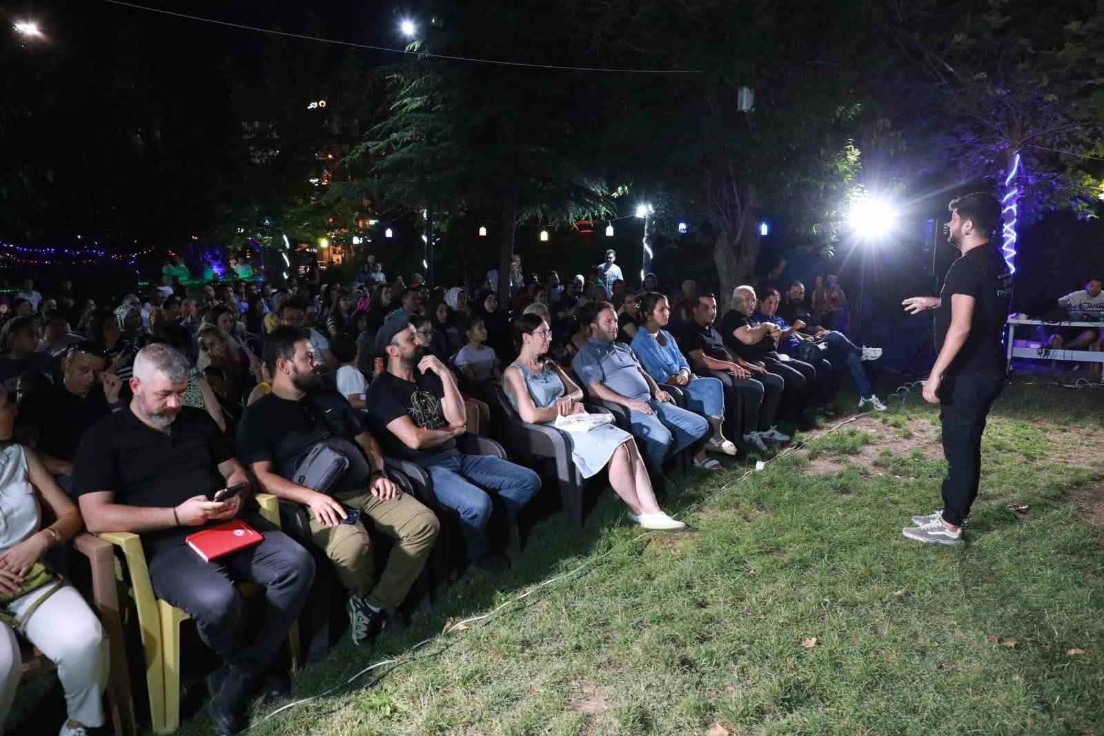 Denizli B&uuml;y&uuml;kşehir Belediyesi Şehir Tiyatrosu il&ccedil;e turnelerine devam ediyor
