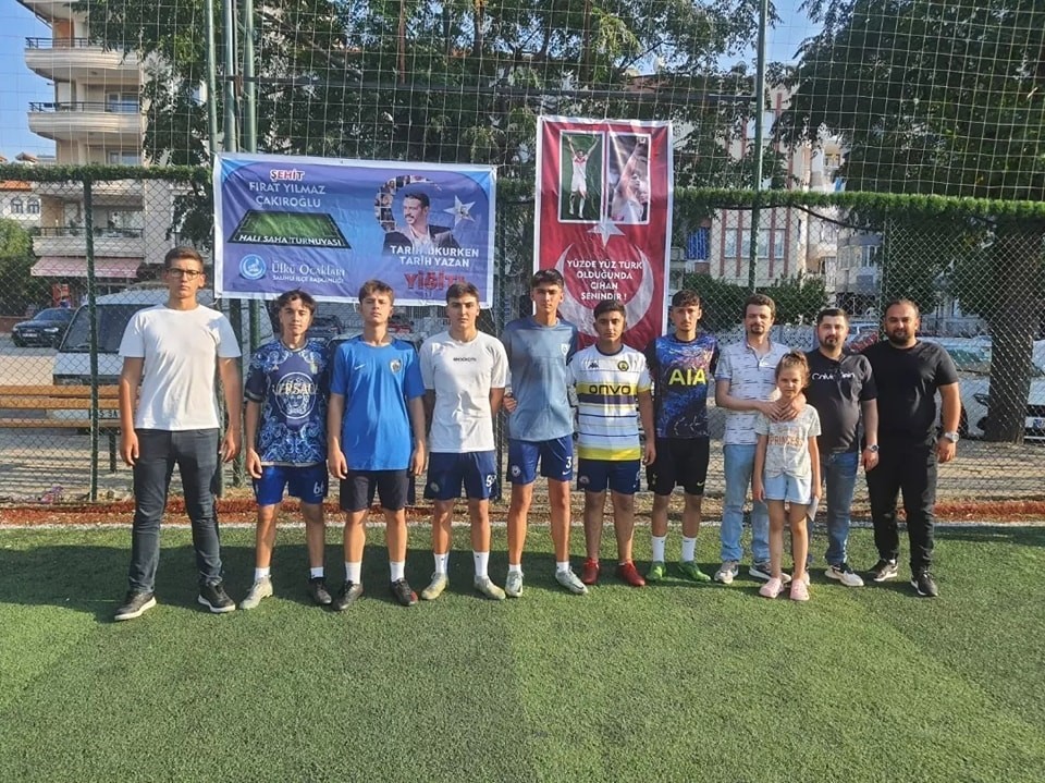 &Uuml;lk&uuml; Ocakları, Fırat &Ccedil;akıroğlu&rsquo;nu unutmadı
