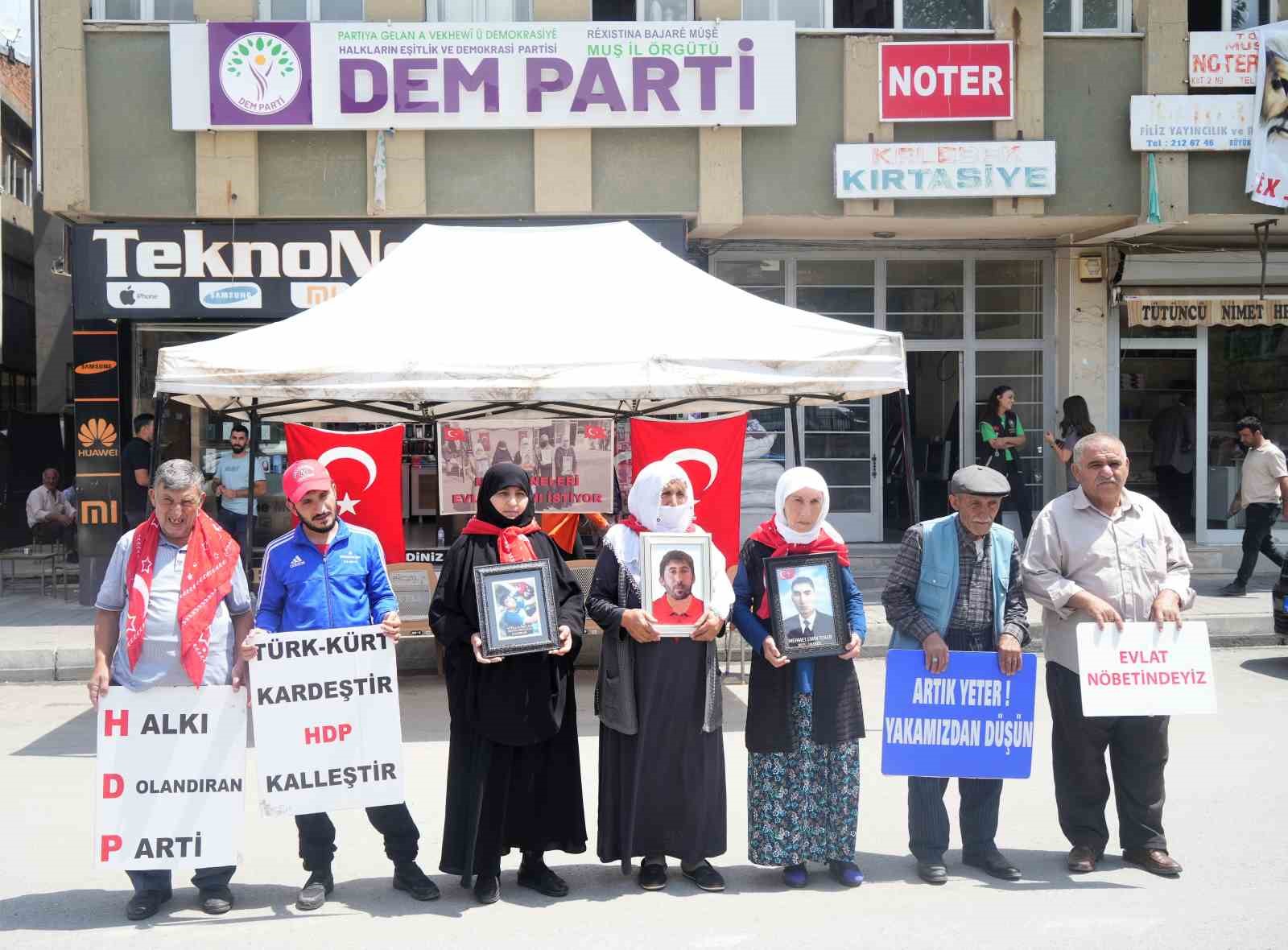 Muşlu annelerin evlat nöbeti devam ediyor
