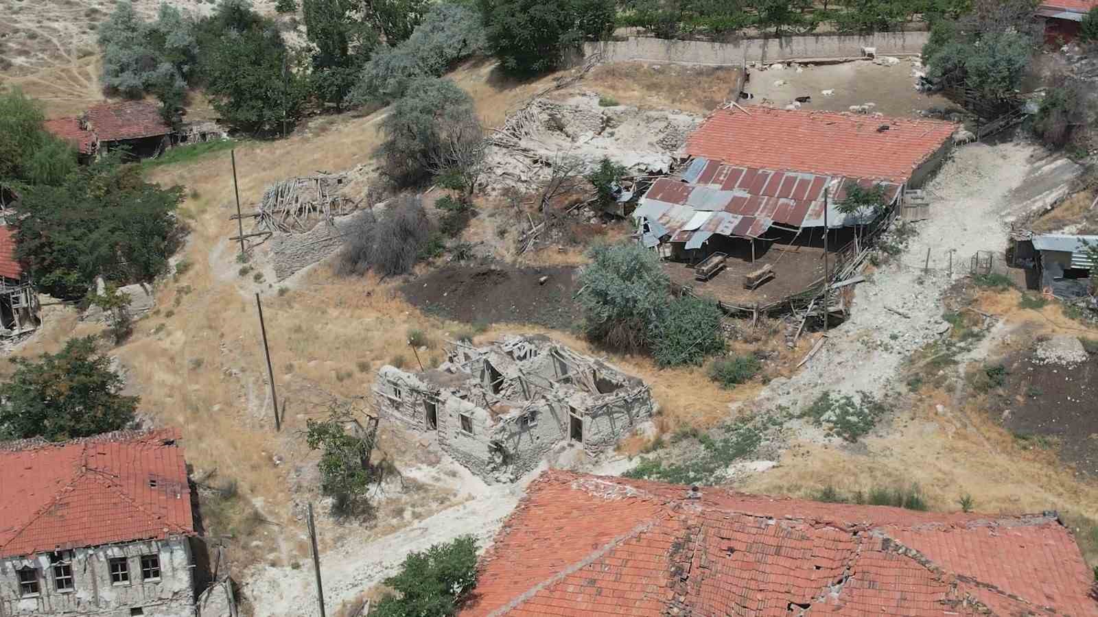 Ankara'nın yanı başında terk edilmiş ıssız bir köy: Kayı köyü İhlas Haber Ajansı