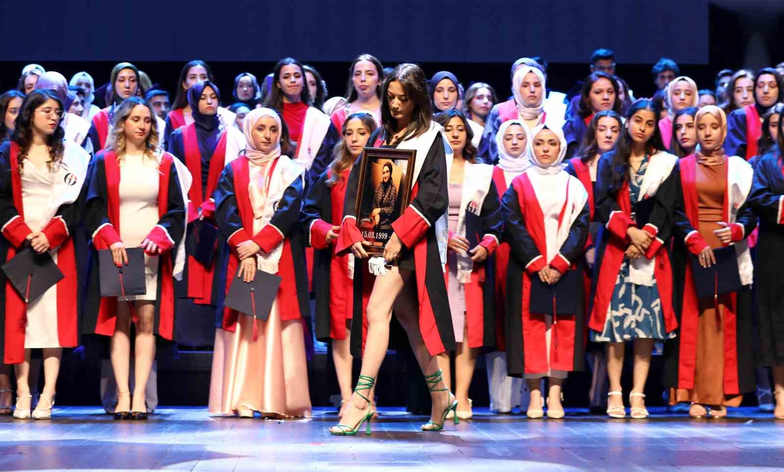 GA&Uuml;N&rsquo;de Sağlık Bilimleri Fak&uuml;ltesi mezuniyet t&ouml;reni d&uuml;zenlendi
