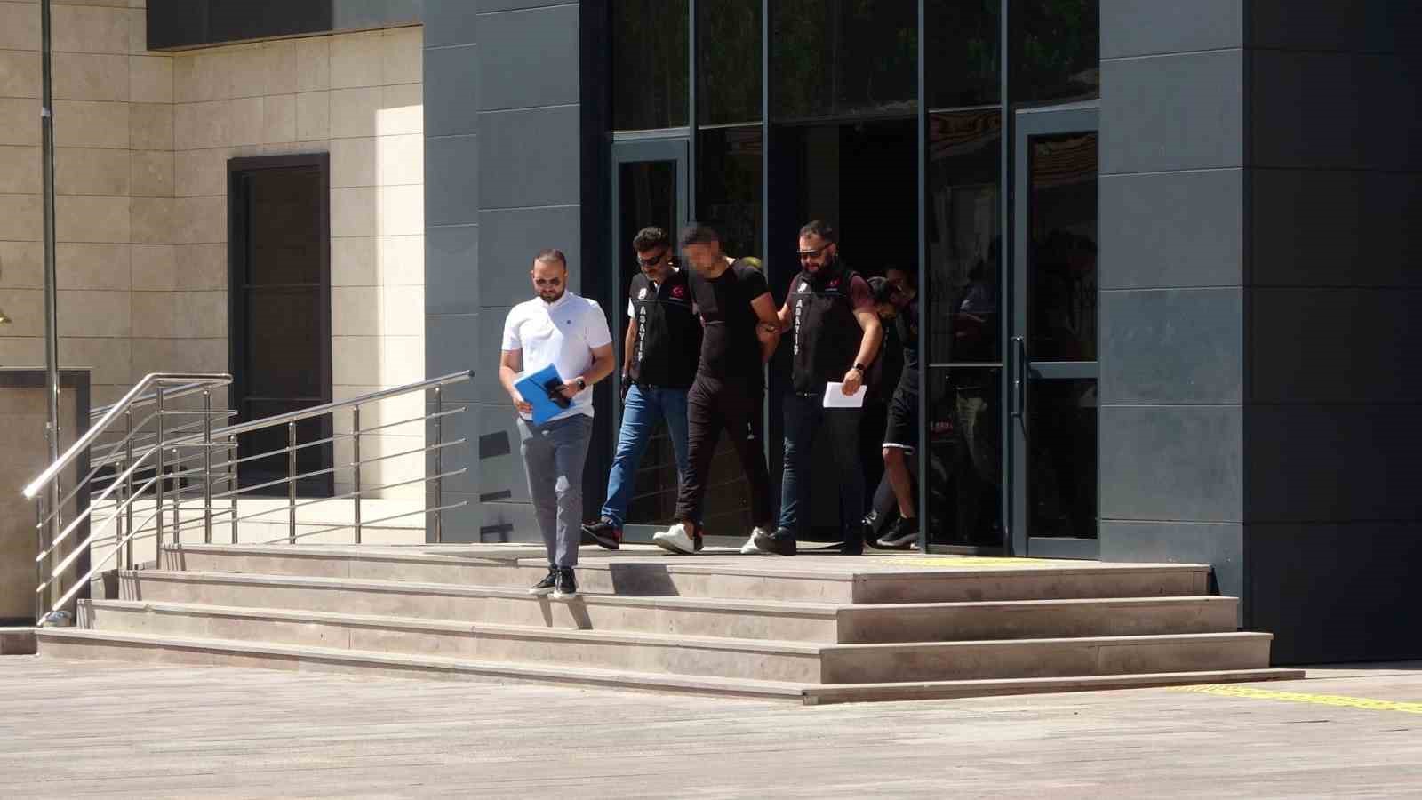 Kayınpederini öldüren şüpheli: "Bana sopalarla saldırdılar, yere düşmem sonrasında onlara doğru bıçağı sağa sola salladım"