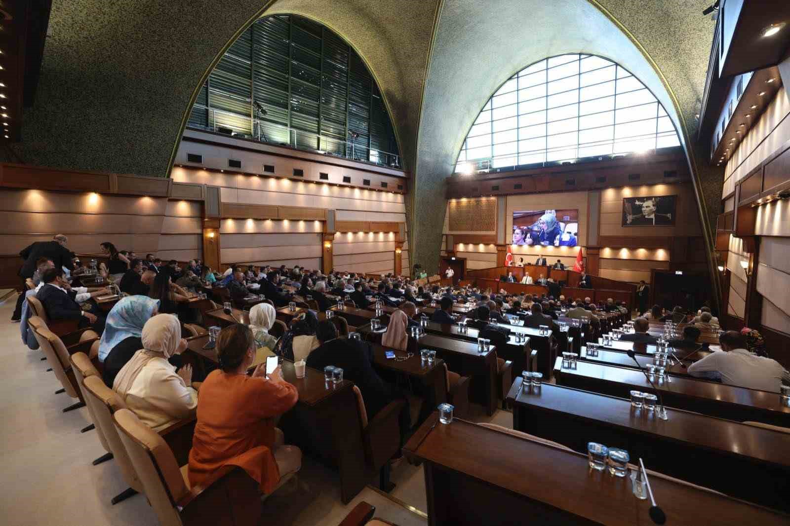 İBB Meclisi&rsquo;nde İmamoğlu&rsquo;nun a&ccedil;ıklamış olduğu m&uuml;lteci rakamları konuşuldu
