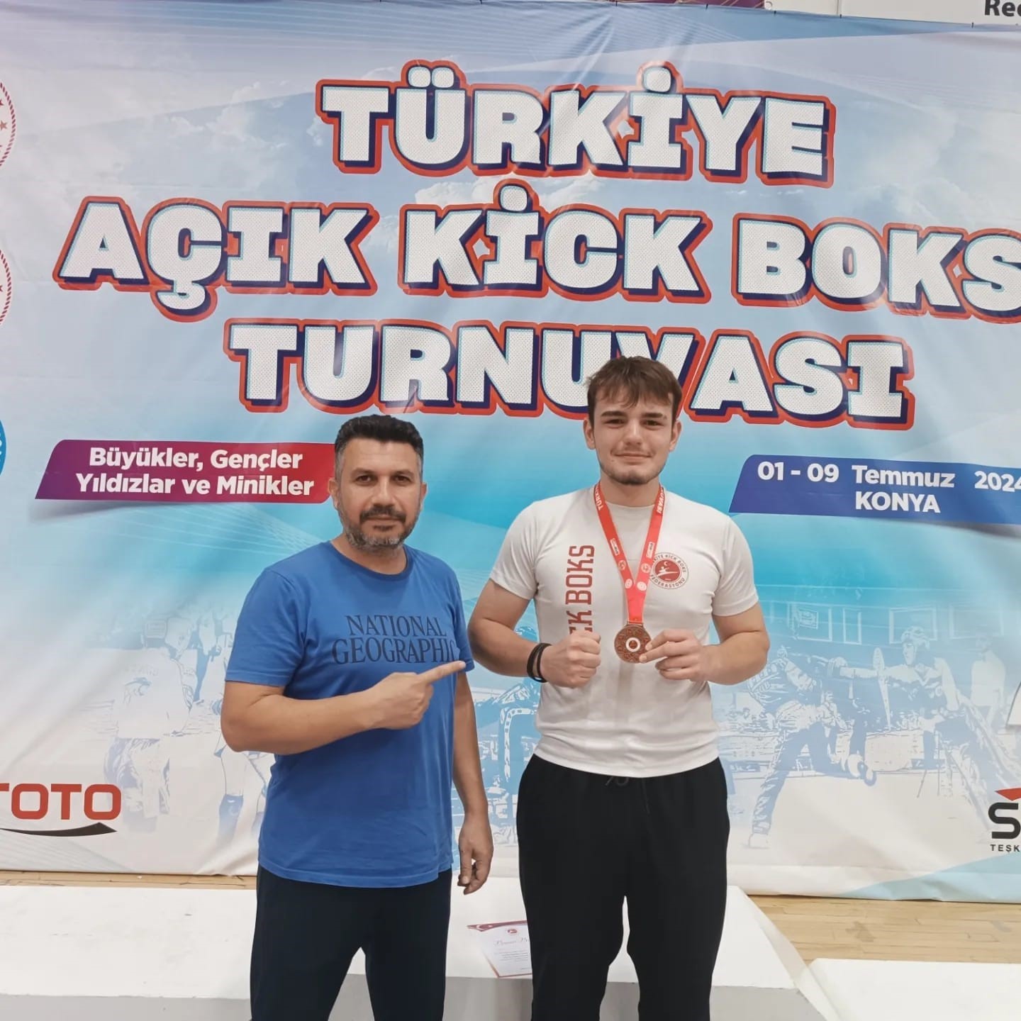 Kick Boks Turnuvası’na Sakaryalı sporcular damga vurdu