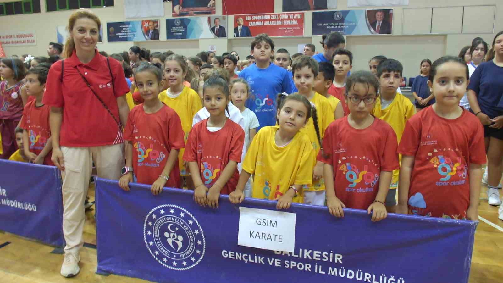 Balıkesir’de yaz spor okullarına bin 200 çocuk katılıyor
