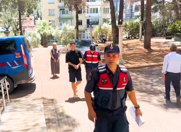 Şiddet gördüğü evine geri dönen kadın koca katili oldu
