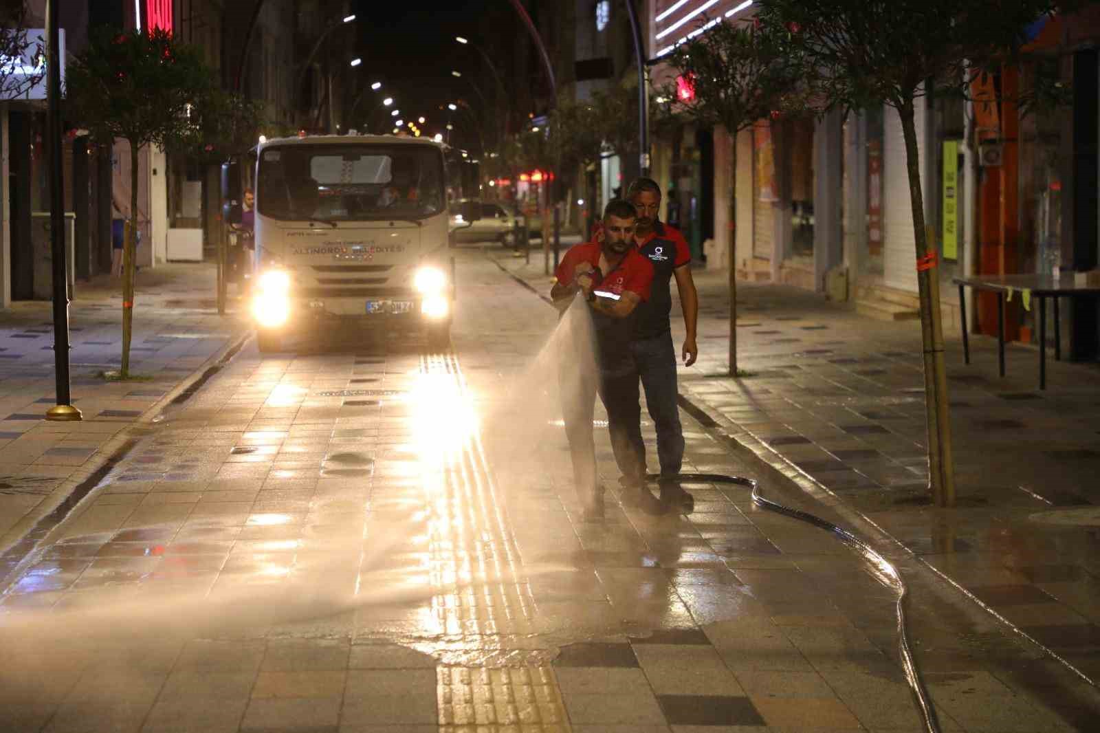 Ordu’da caddeler temizleniyor
