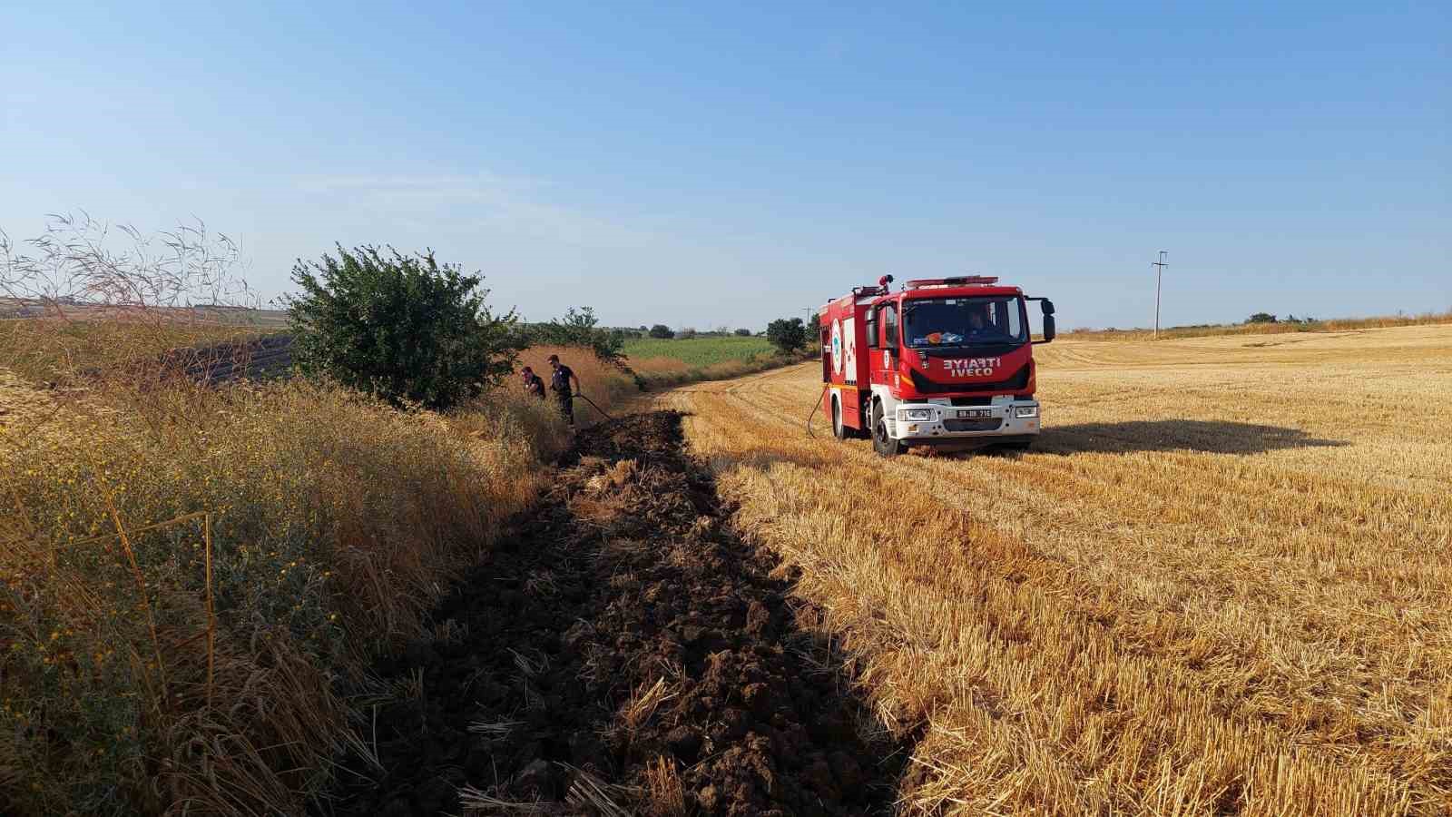 Tekirdağ&rsquo;da 100 d&ouml;n&uuml;ml&uuml;k alan yandı
