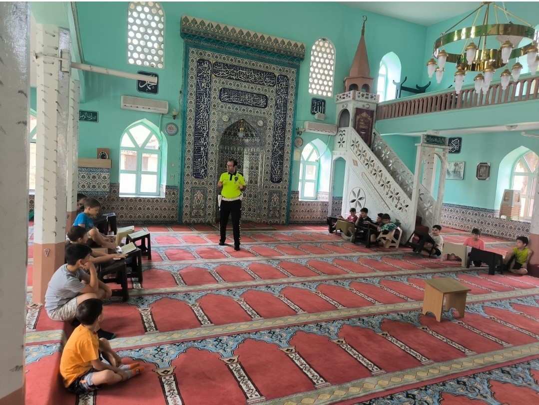 Pınarhisar&lsquo;da Kur&rsquo;an kursu &ouml;ğrencilerine trafik eğitimi
