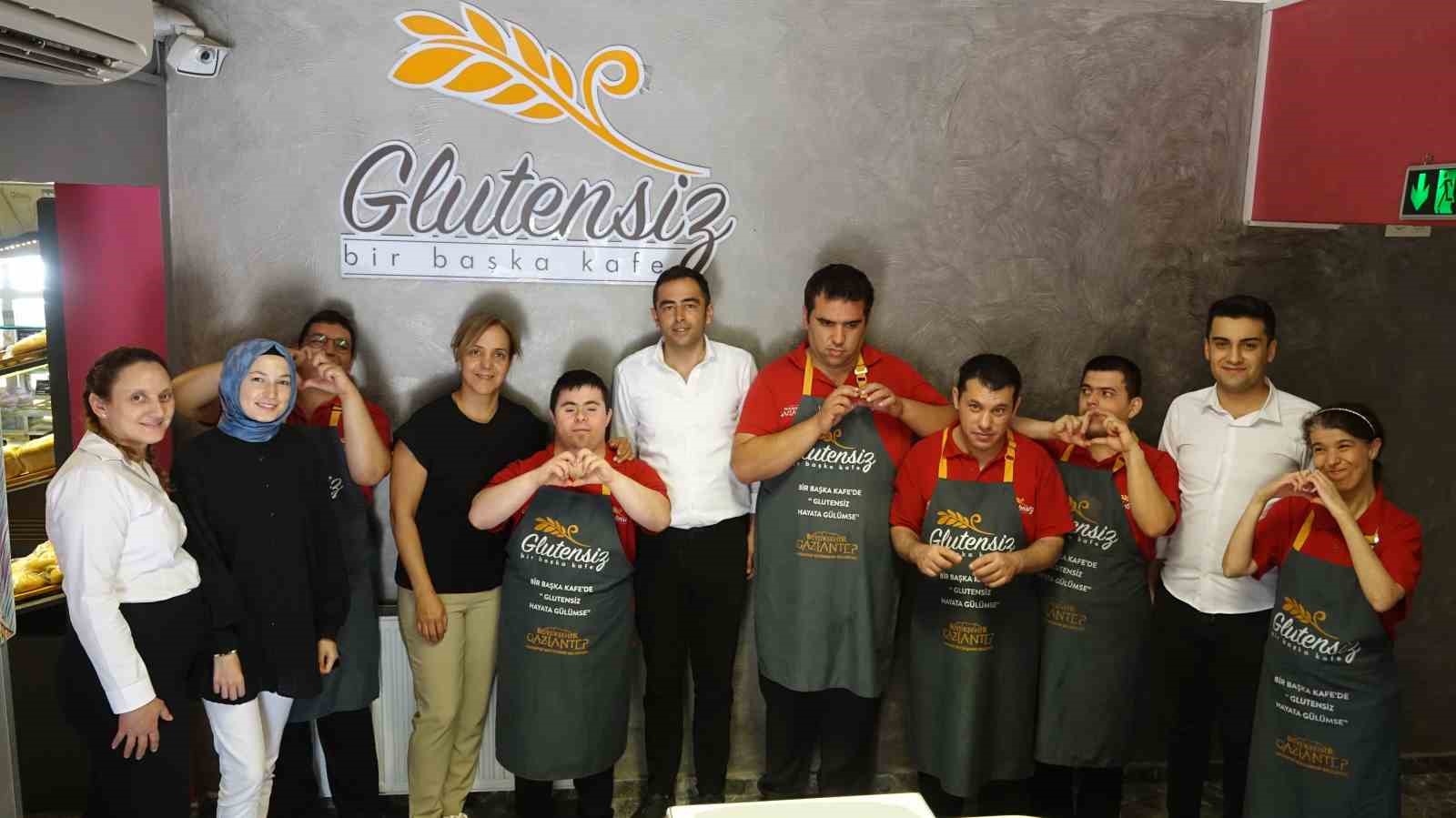 Glutensiz Bir Başka Kafe’nin “özel ihtiyaçlı” çalışanları azimleriyle takdir topluyor