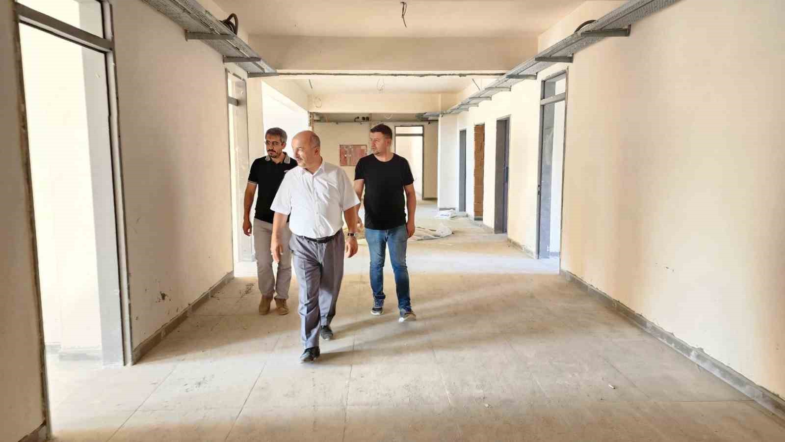 M&uuml;d&uuml;r Başyiğit: &ldquo;K&uuml;tahya&rsquo;daki eğitim imkanları &ouml;nemli &ouml;l&ccedil;&uuml;de artacak&rdquo;
