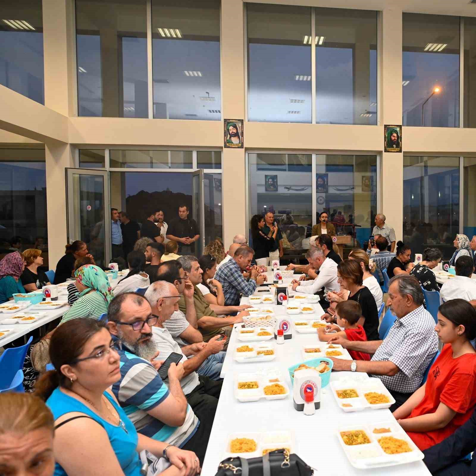 Vali Kaya Cem Vakfı’nın iftar programına katıldı
