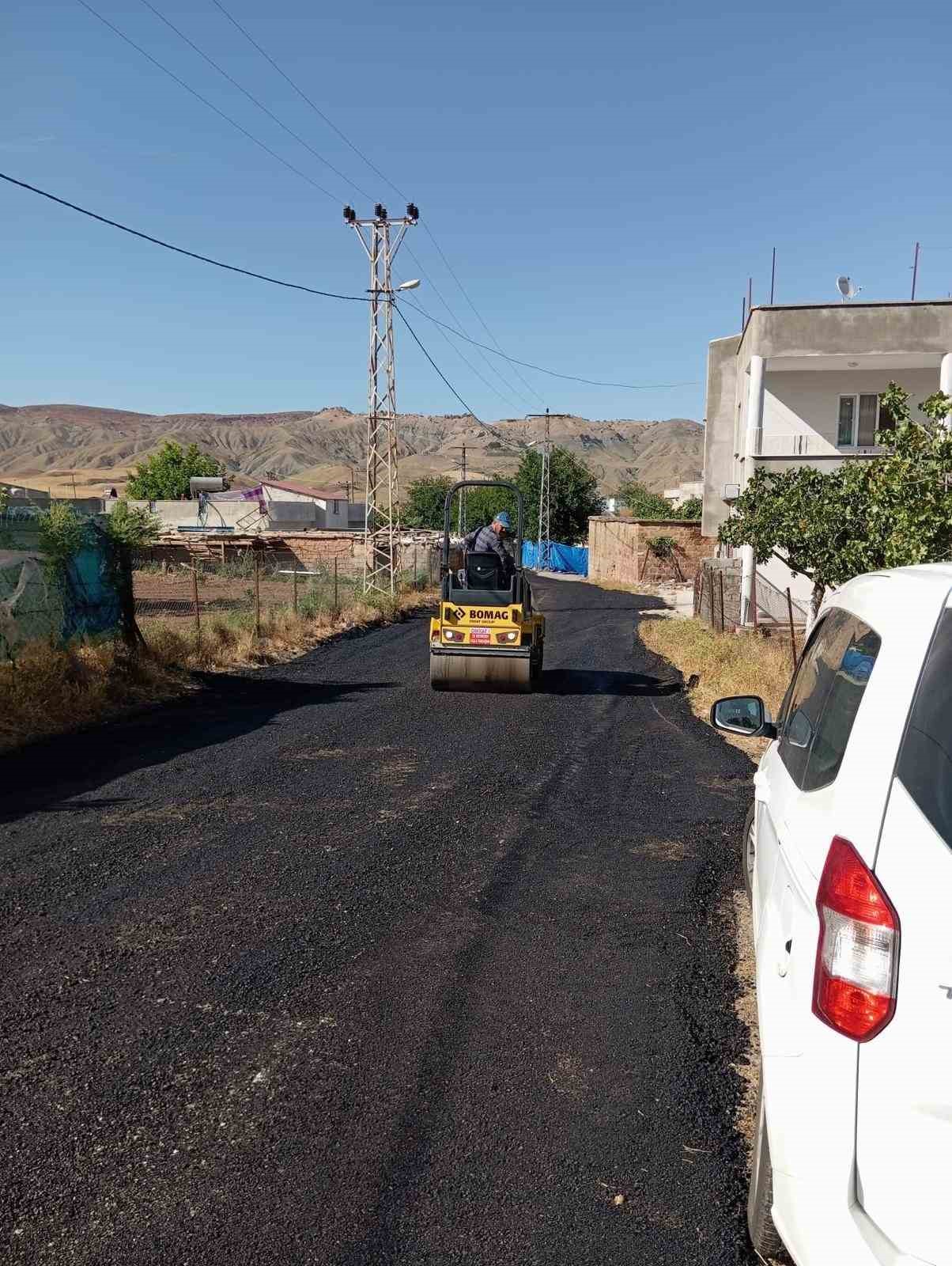 Siirt&rsquo;te k&ouml;y yolları yenileniyor
