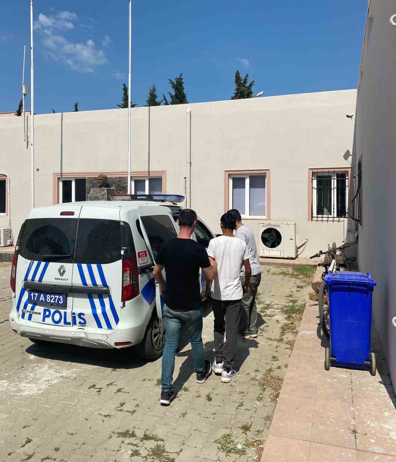 Gelibolu&rsquo;da 18 yaşından k&uuml;&ccedil;&uuml;k olan 2 ş&uuml;pheli motosiklet hırsızlığından tutuklandı
