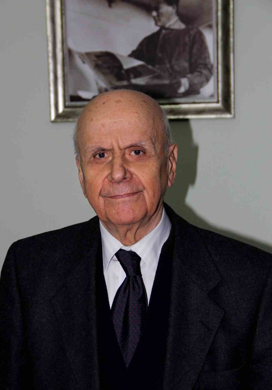 Yeni Adana Gazetesi sahiplerinden &Ccedil;etin Remzi Y&uuml;regir hayata veda etti
