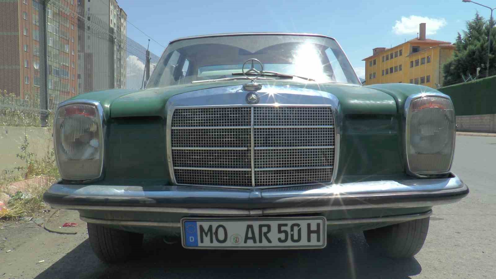 Klasik Mercedes’iyle 7 bin 500 kilometre yol yaptı

