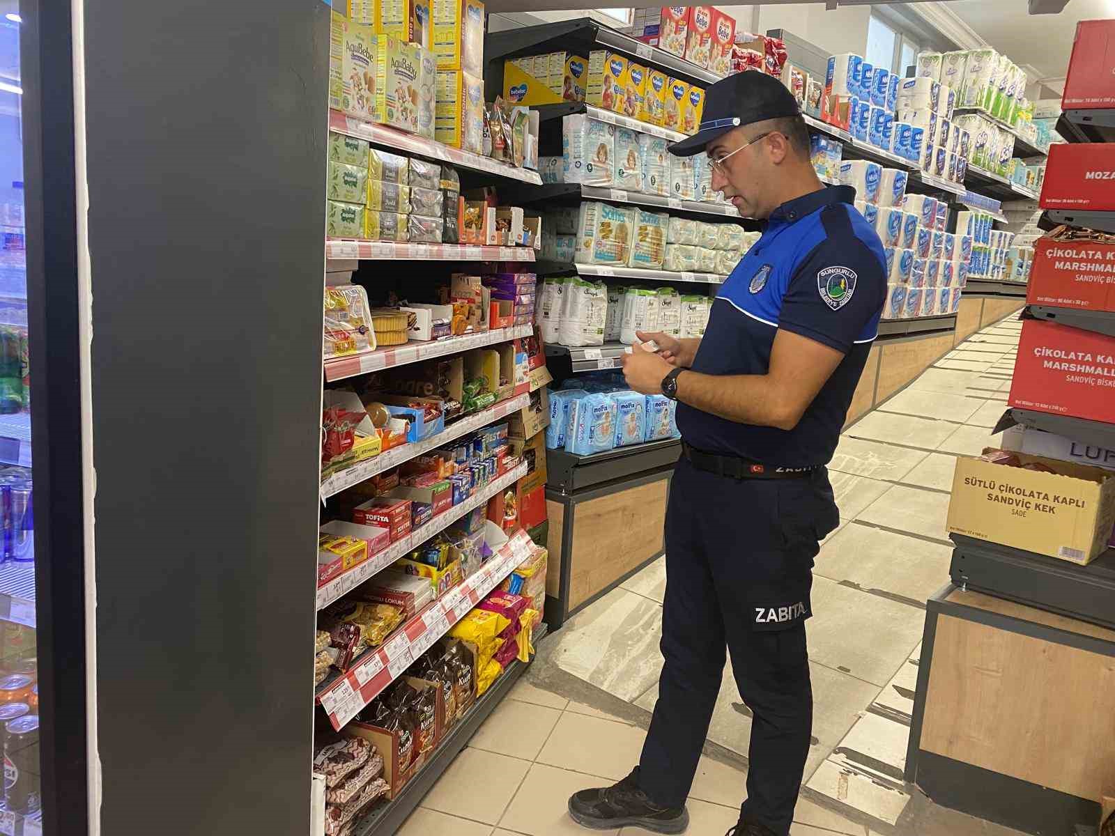 Zabıta ekipleri zincir marketleri denetledi