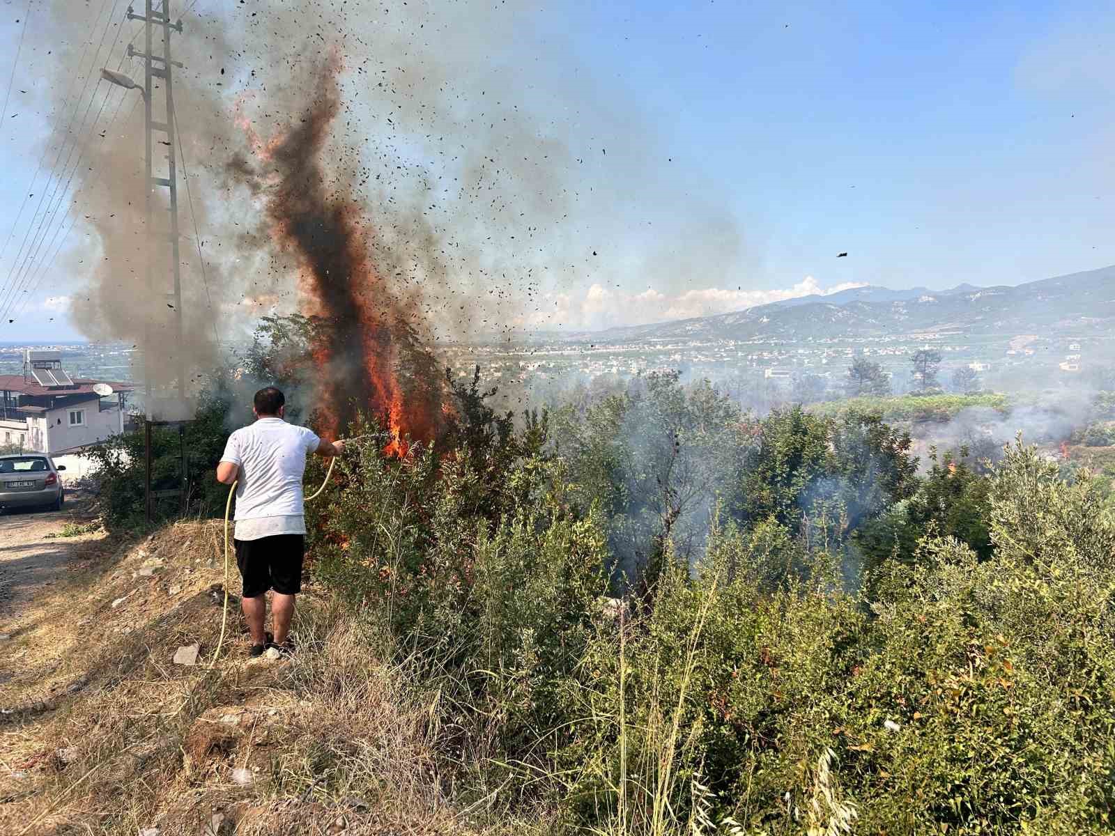 Orman yangınına havadan müdahale başladı
