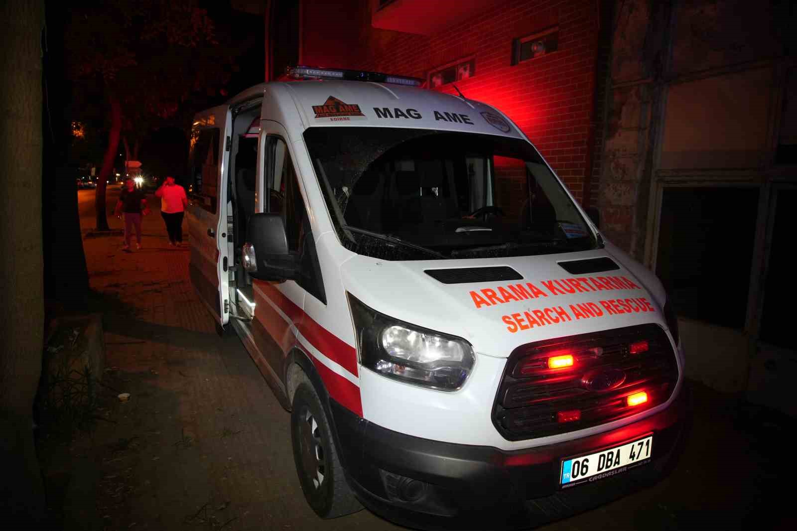 Meriç Nehri’nde can pazarı: Alabora olan teknedeki 5 kişi boğulmaktan son anda kurtarıldı