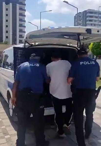 Adana&rsquo;da 18 yıl 2 ay 20 g&uuml;n hapis cezasıyla aranan h&uuml;k&uuml;ml&uuml; yakalandı
