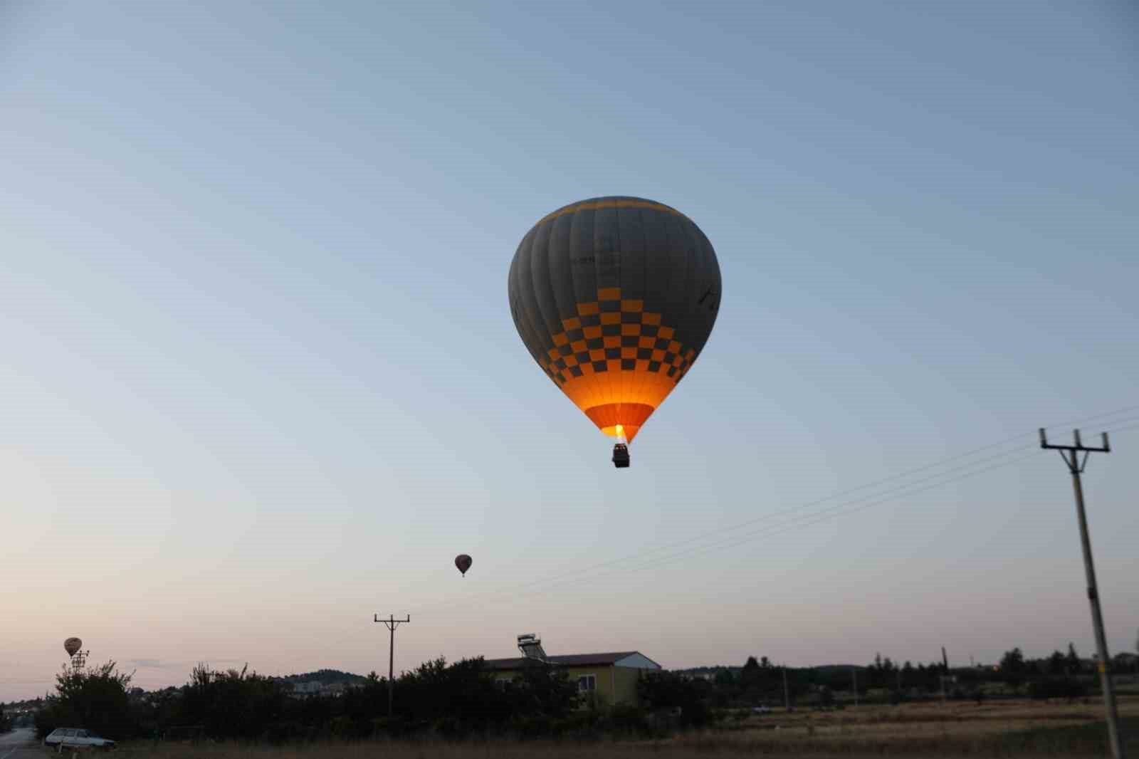 Salda G&ouml;l&uuml;&rsquo;nde sıcak hava balonuyla ilk u&ccedil;uş

