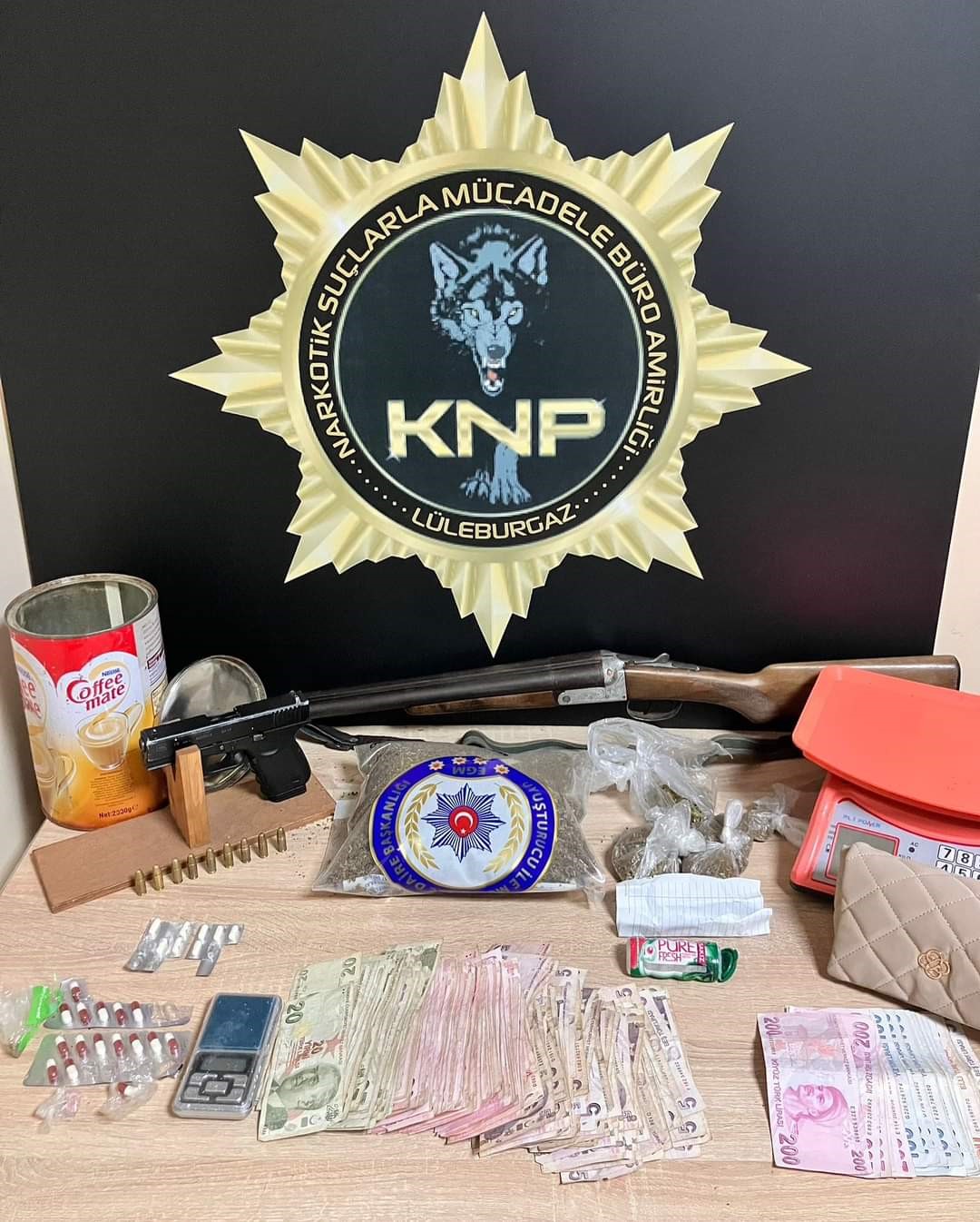 Zehir tacirlerine operasyon
