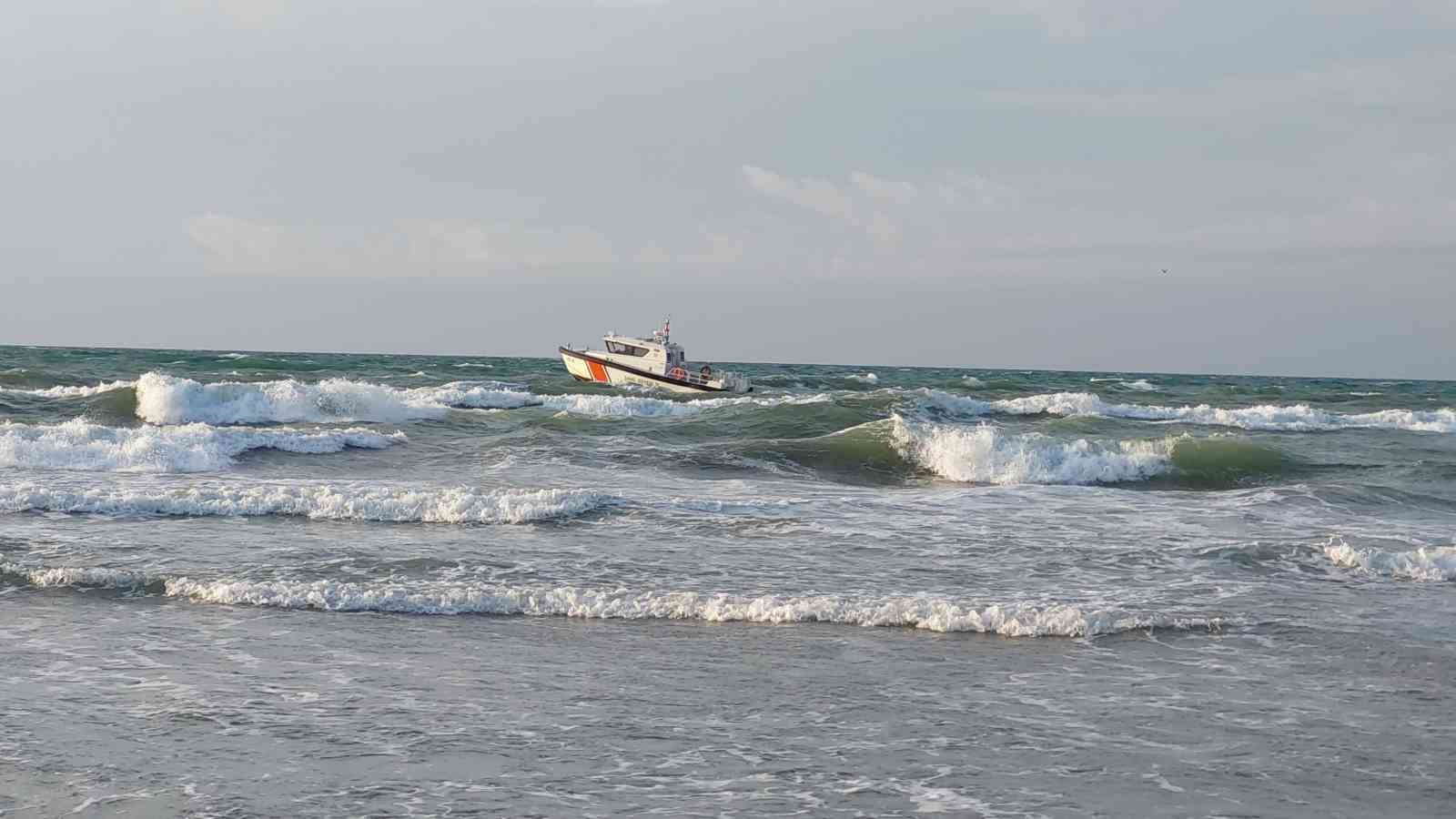 Samsun&rsquo;da 1 kişi denizde boğuldu, kayıp 1 kişiyi arama &ccedil;alışmaları s&uuml;r&uuml;yor
