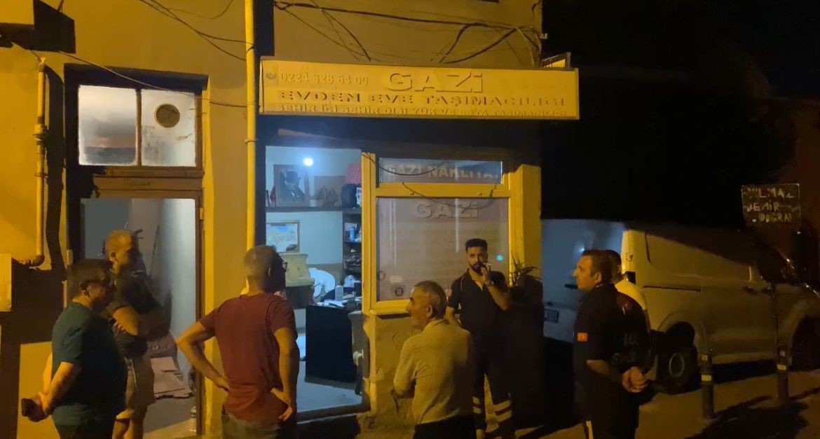 Kupa finali izlerken kalp krizi ge&ccedil;irdi, hayatını kaybetti
