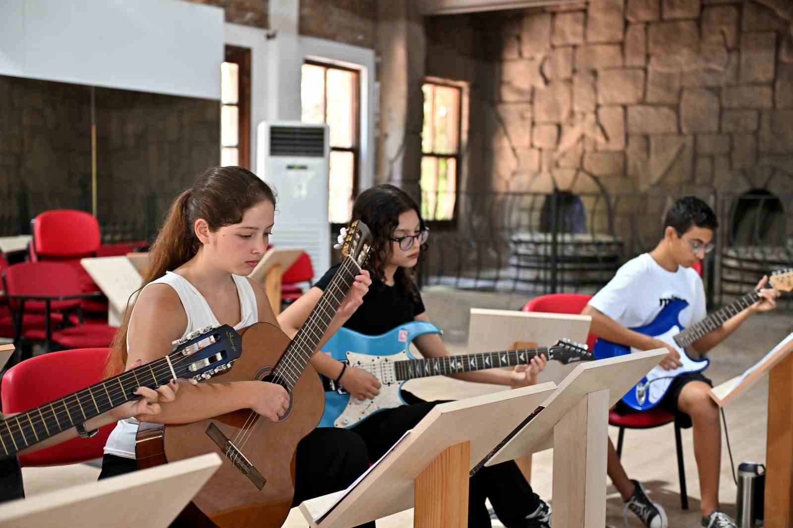 Muratpaşa&rsquo;da yaz d&ouml;nemi kursları devam ediyor
