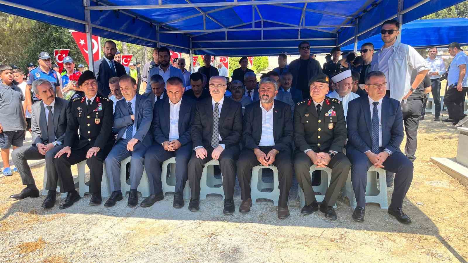Vali Köşger: "Hainler Türk milletine kendi silahını doğrultulmaya çalıştı"