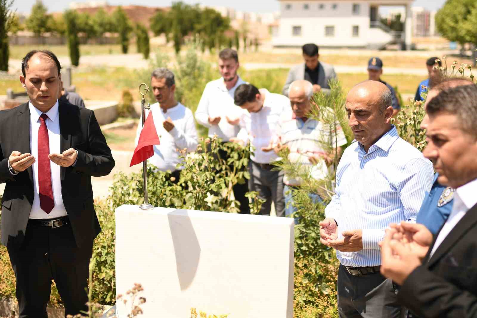 15 Temmuz 8. Yılı Programı Araban&rsquo;da Şehitlik ziyareti ile başladı
