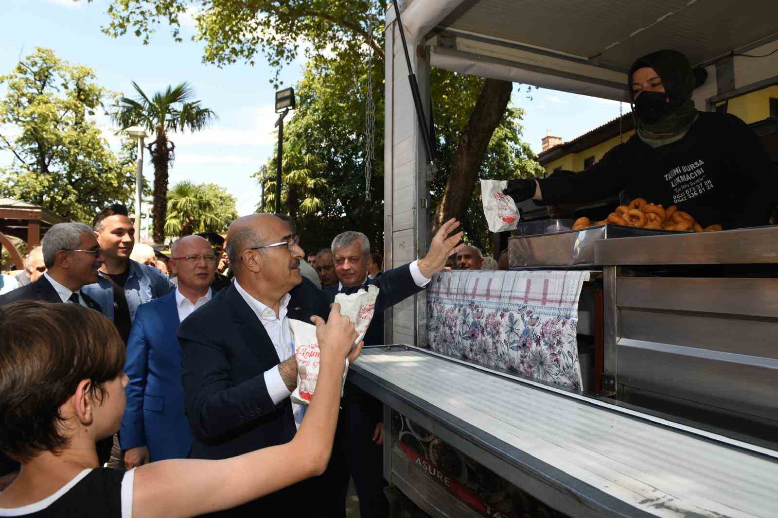 Osmangazi’de 15 Temmuz şehitleri için lokma ikramı
