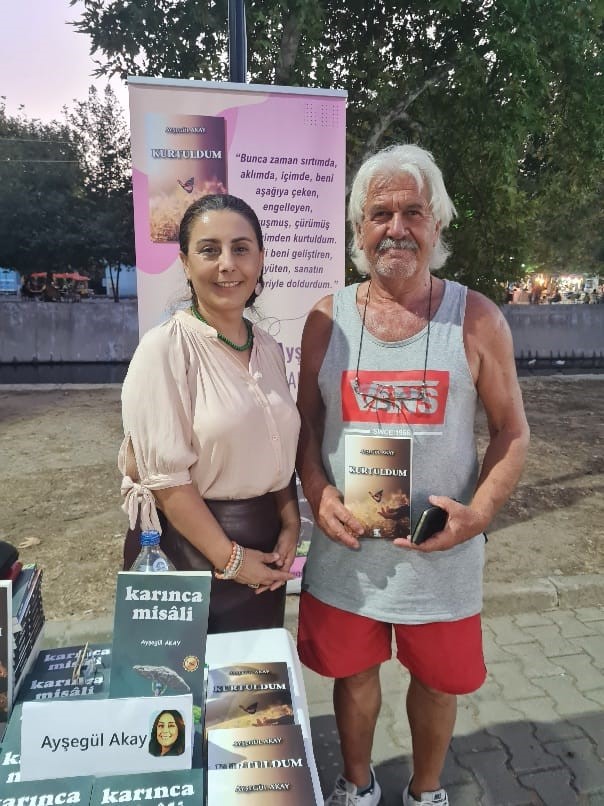 Yazar Ayşeg&uuml;l Akay, okurlarıyla buluşuyor
