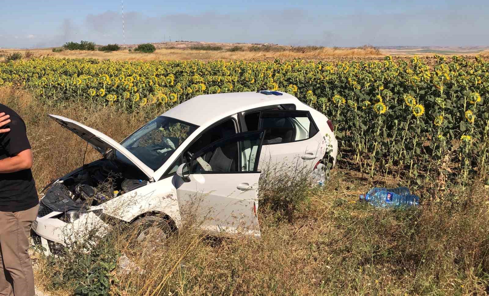 Tekirdağ&rsquo;da yolcu minib&uuml;s&uuml; otomobille &ccedil;arpıştı: 4 yaralı
