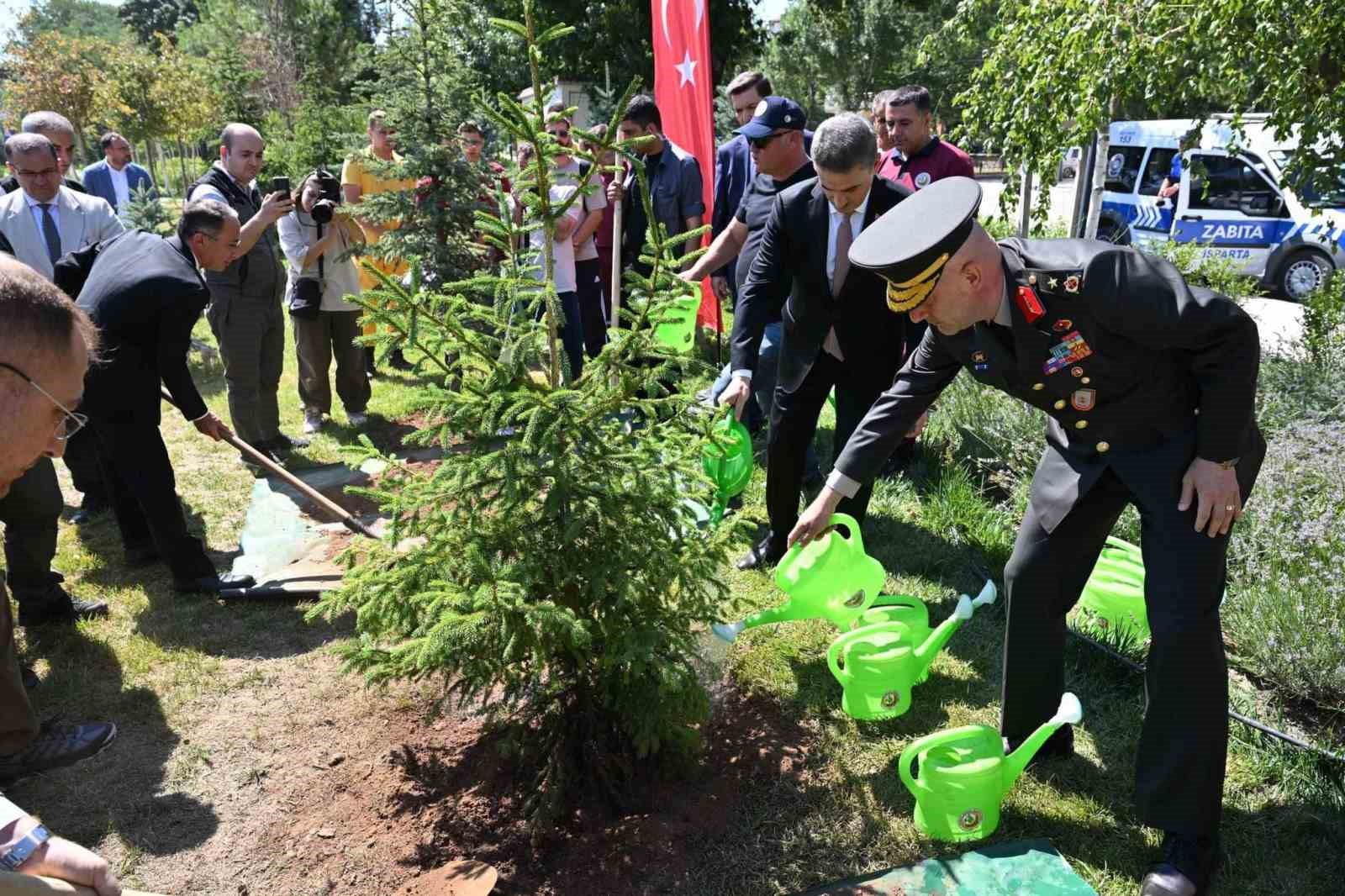 15 Temmuz Demokrasi ve Milli Birlik Günü etkinliklerinde şehitler anıldı
