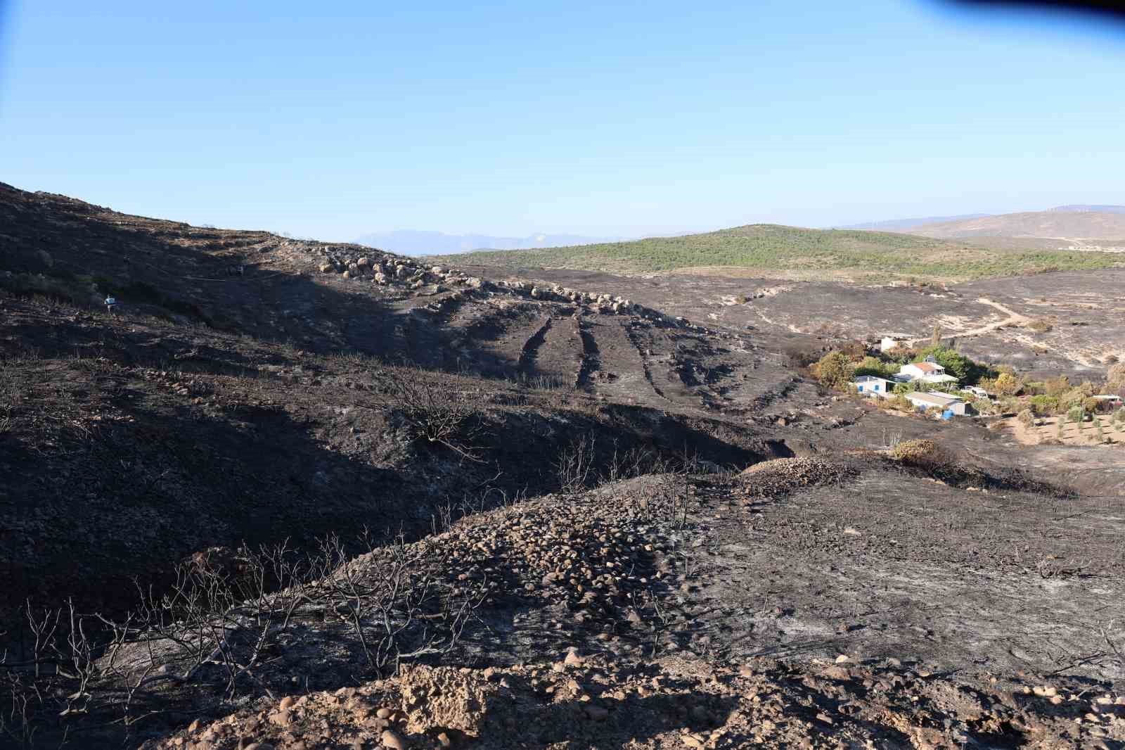 İzmir Valisi Elban: &ldquo;Can haviyle araziye ka&ccedil;an 3 vatandaşımız hayatını kaybetti&rdquo;
