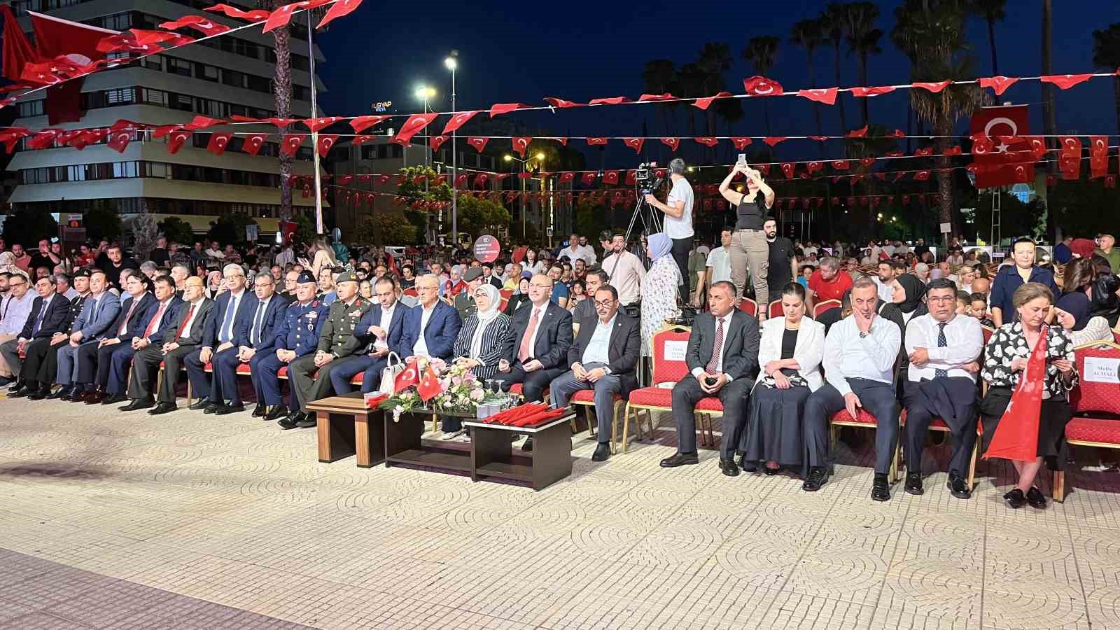 Adana&rsquo;da &lsquo;15 Temmuz Demokrasi ve Birlik G&uuml;n&uuml;&rsquo; n&ouml;beti tutuldu
