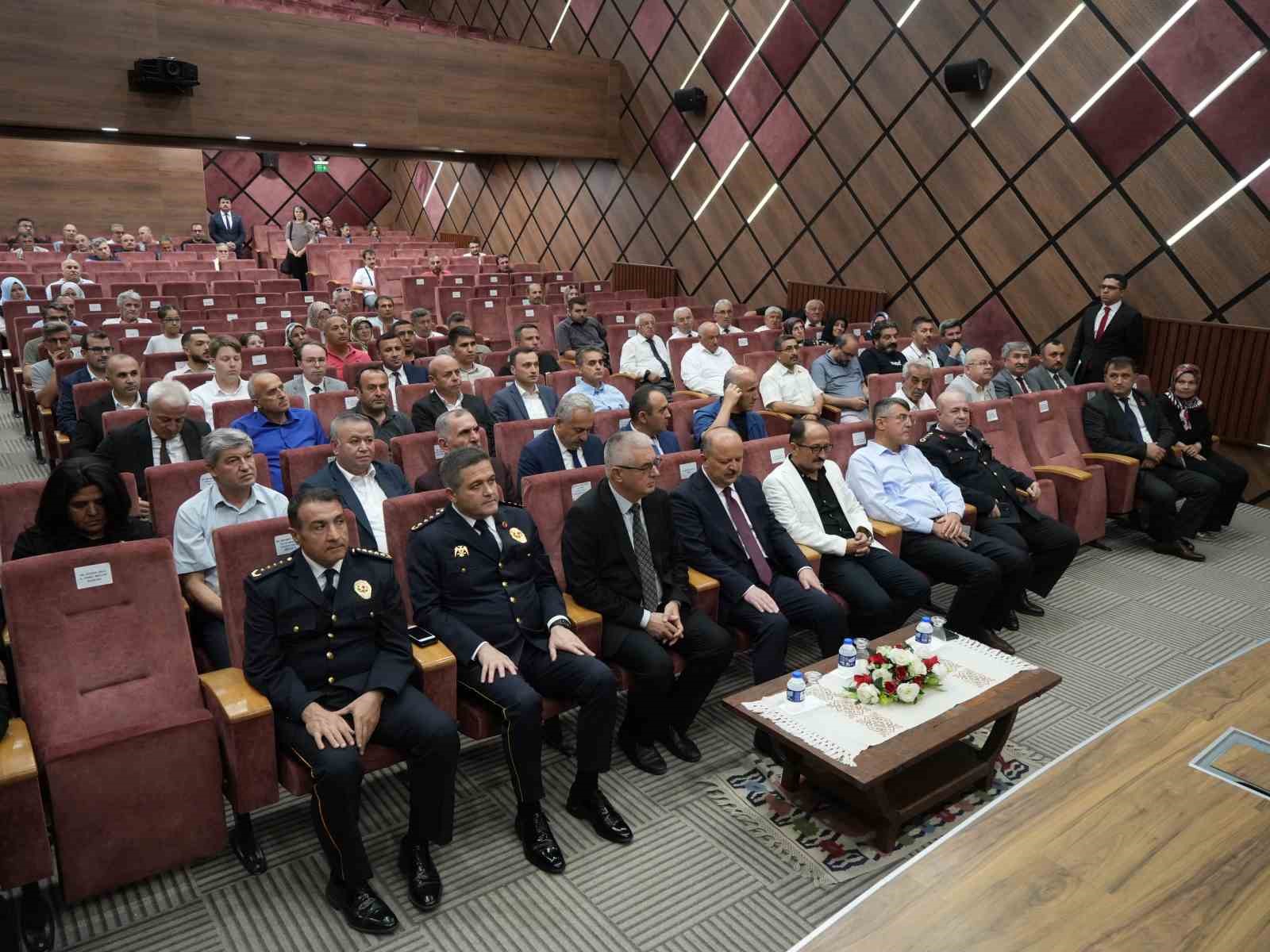 Prof. Dr. Şerif Demir: “Yeni anayasadan vazgeçildiği sürece o darbe ruhundan kurtulmamız mümkün değil"
