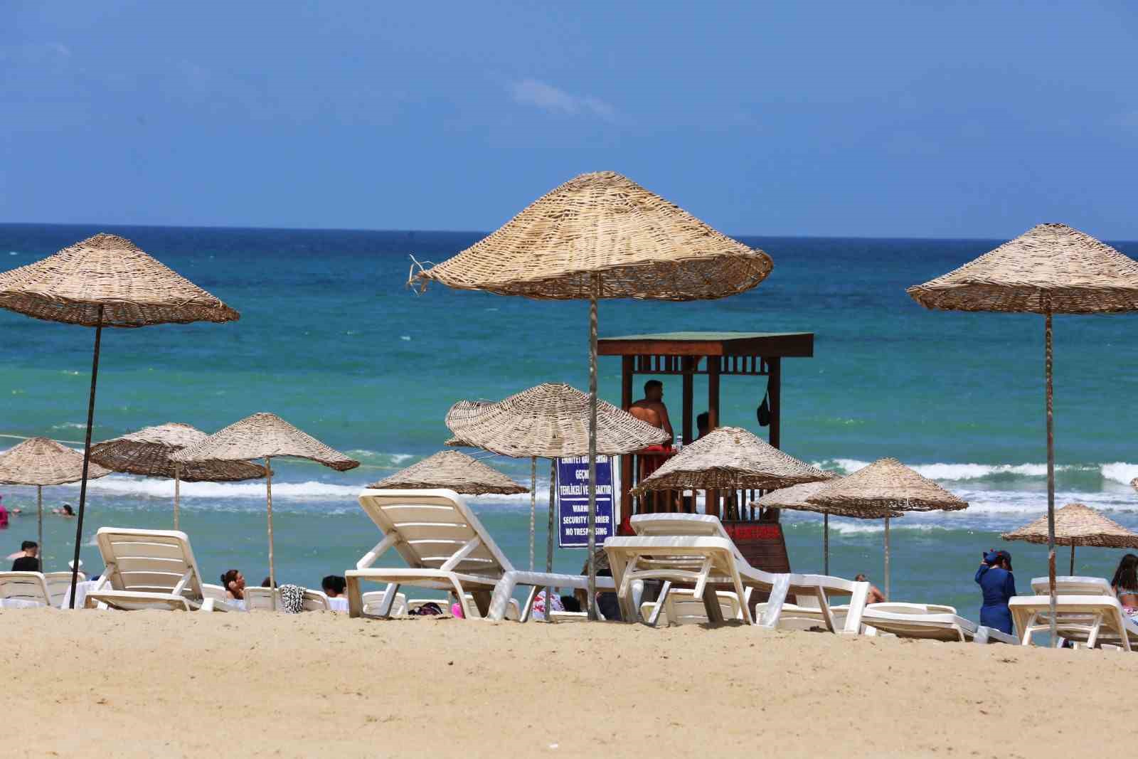 &Ccedil;iftalan Plajı&rsquo;na vatandaşlar yoğun ilgi g&ouml;steriyor
