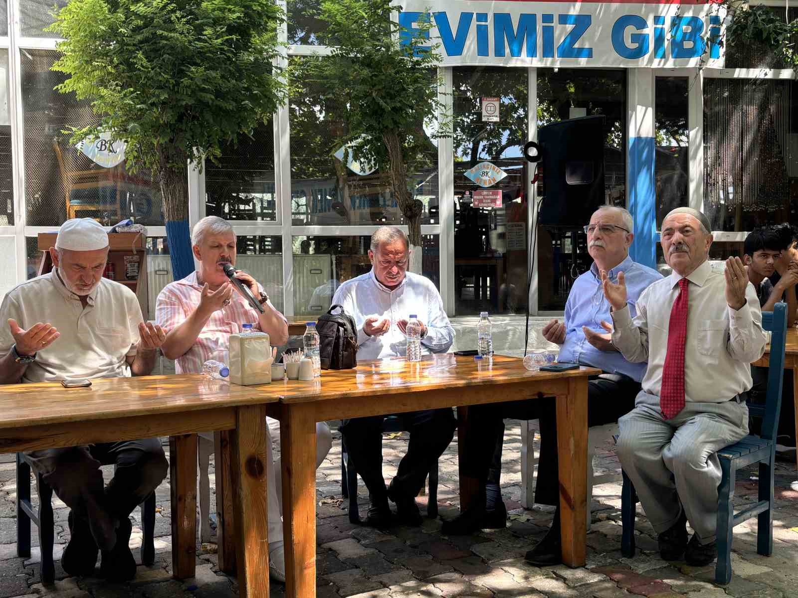 Balık&ccedil;ı Kenan&rsquo;dan 15 Temmuz sebebiyle 5 g&uuml;n &uuml;cretsiz balık ekmek ikramı
