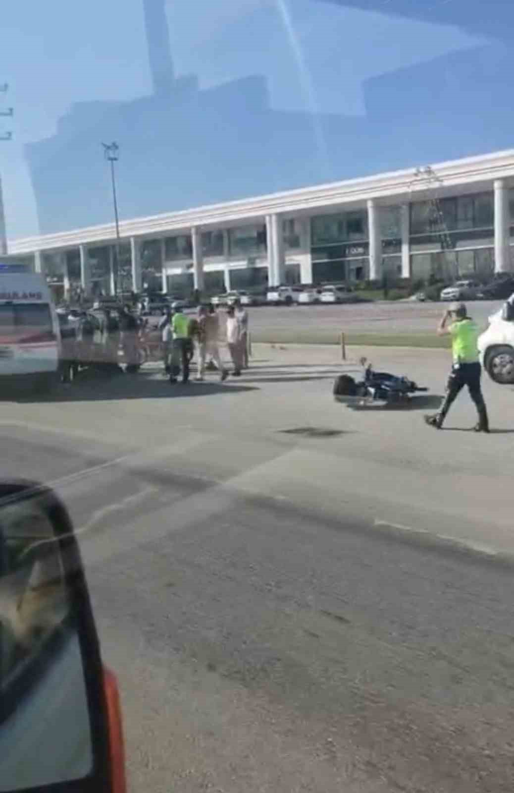 Bursa&rsquo;da feci motosiklet kazası kamerada: 3 yaralı
