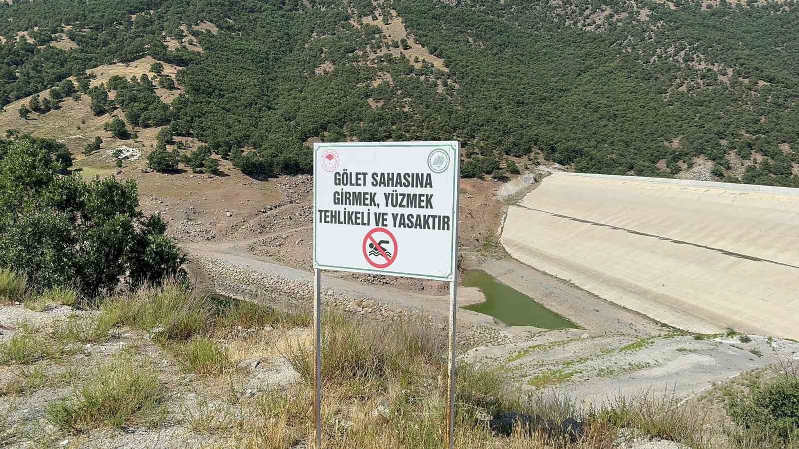 Baraj göleti kuraklık nedeniyle kuruma noktasına geldi